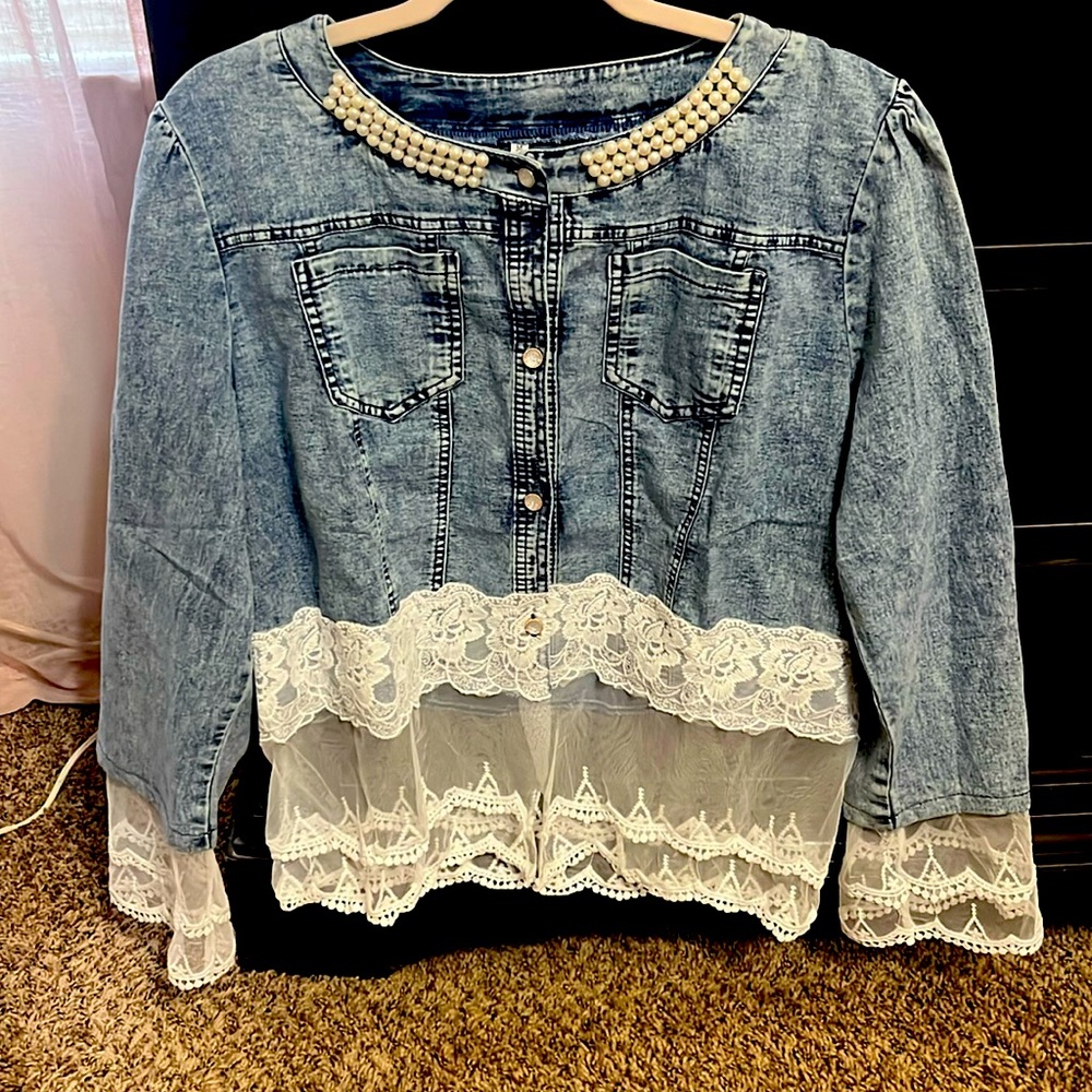 Medium size blue jean jacket with lace detail